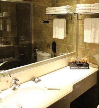 Jinyue Business Hotel Yichuan  Exteriör bild