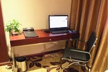 Jinyue Business Hotel Yichuan  Exteriör bild